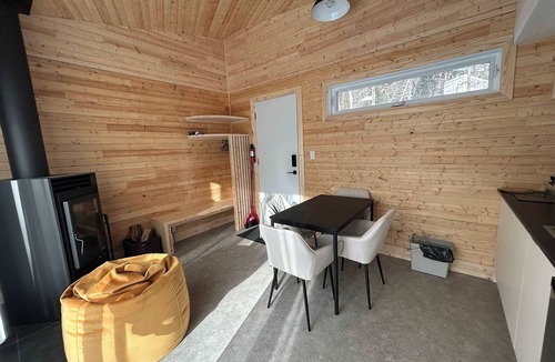 Notre-Dame-Auxiliatrice-de-Buckland Ski Chalet | Micro-Cabine in the Mountains | Solstice 4