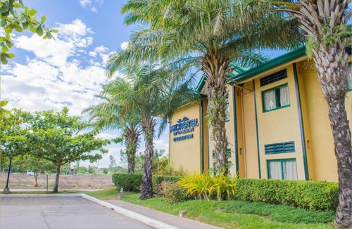 Cabanatuan Hotel | Microtel by Wyndham Cabanatuan