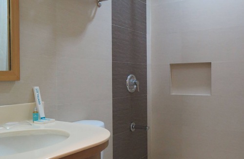 Davao Hotel | Microtel by Wyndham Davao