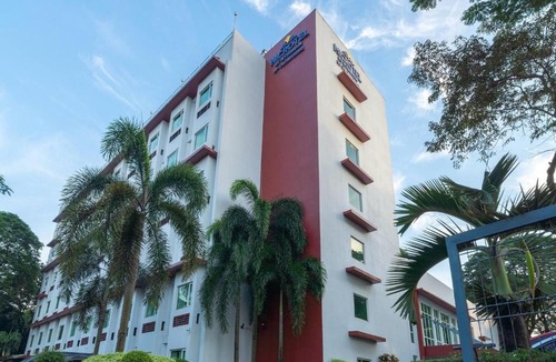 Diliman Hotel | Microtel by Wyndham UP Technohub
