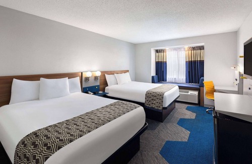 Bowling Green Hotel | Microtel Inn by Wyndham Bowling Green