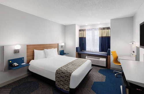 Bowling Green Hotel | Microtel Inn by Wyndham Bowling Green