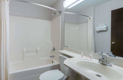 Onalaska Hotel | Microtel Inn by Wyndham Onalaska/La Crosse