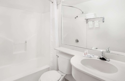 Broken Bow Hotel | Microtel Inn by Wyndham Broken Bow