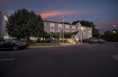 Greensboro Hotel | Microtel Inn by Wyndham Greensboro