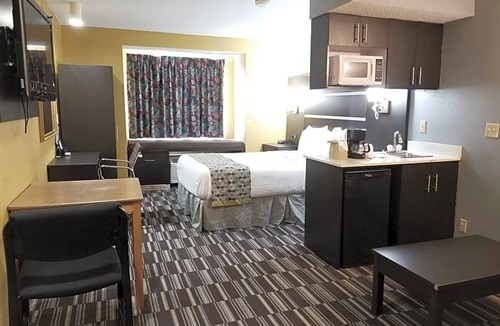 Riverside Hotel | Microtel Inn & Suites by Wyndham Dayton/Riverside OH