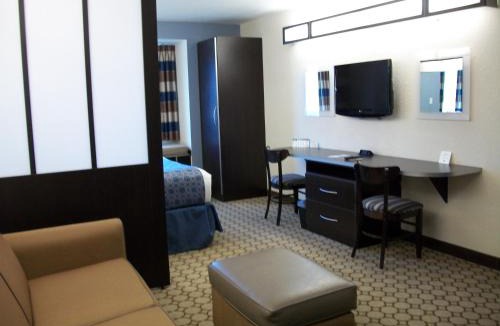 Spring Hill Hotel | Microtel Inn & Suites by Wyndham Spring Hill/Weeki Wachee