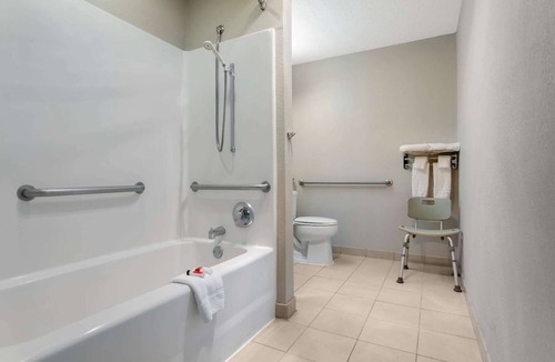 Eastwick Hotel | Microtel Inn & Suites by Wyndham Philadelphia Airport