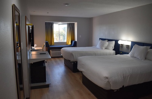 Stockbridge Hotel | Microtel Inn & Suites by Wyndham Stockbridge/Atlanta I-75