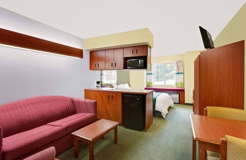 Thomasville Hotel | Microtel Inn & Suites by Wyndham Thomasville/High Point/Lexi