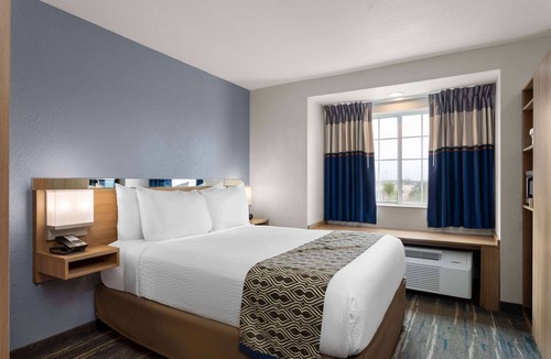 Zephyrhills Hotel | Microtel Inn & Suites by Wyndham Zephyrhills