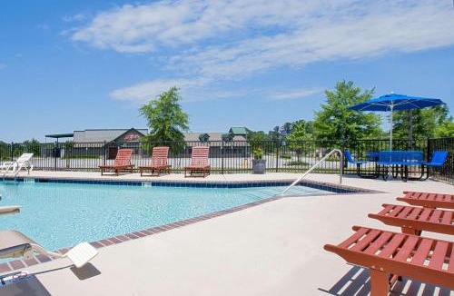 New Castle Hotel | Microtel Inn & Suites by Wyndham Gardendale - Birmingham North