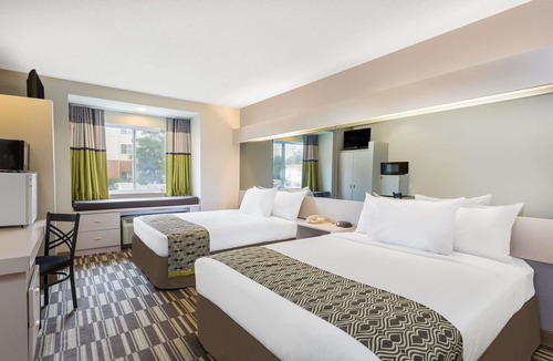 Sandston Hotel | Microtel Inn & Suites by Wyndham Richmond Airport