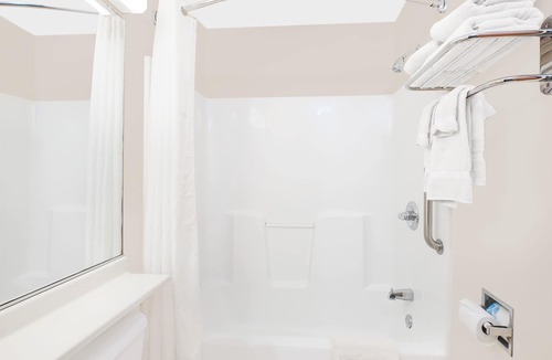 Colfax Hotel | Microtel Inn & Suites by Wyndham Colfax/Newton
