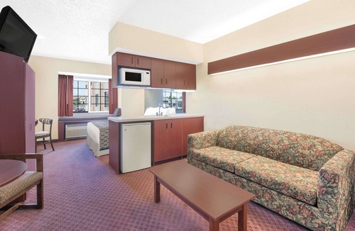 Hamburg Hotel | Microtel Inn & Suites by Wyndham Hamburg