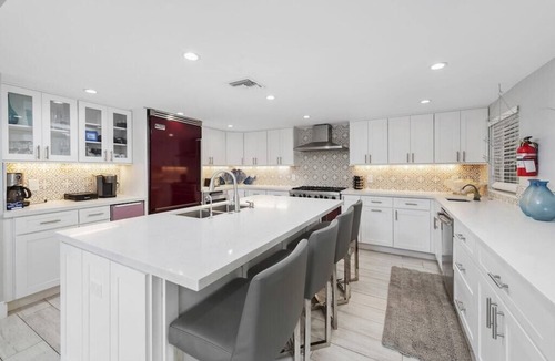 Birch Park Finger Streets House | Mid-Centrury Oasis | 1 Block to Ft Lauderdale Beach FIFA 25 min Hardrock Stadium