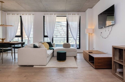 Brossard Condo | Mid-century getaway