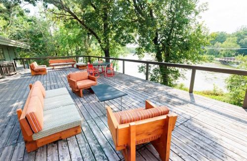 Plymouth House | Mid-Century Lakefront Haven Near Wayzata