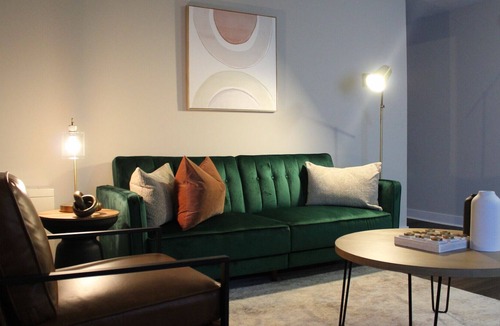Downtown Apartment | Mid-Century Modern GEM! Great for long term stays!
