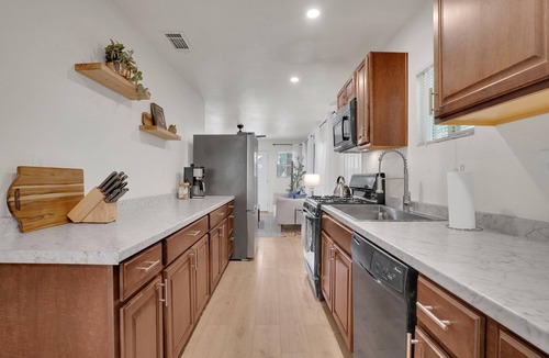 Modesto House | Mid-Century Modern | 2BR