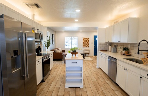 Yuma House | Mid-Century Modern 3-bedroom house in Yuma
