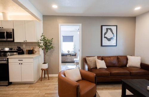 Yuma House | Mid-Century Modern 3-bedroom house in Yuma