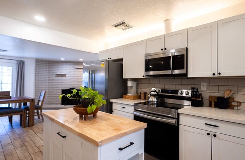 Yuma House | Mid-Century Modern 3-bedroom house in Yuma