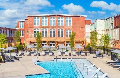 Judson Apartment | Mid Century Modern Apartment w/a pool!