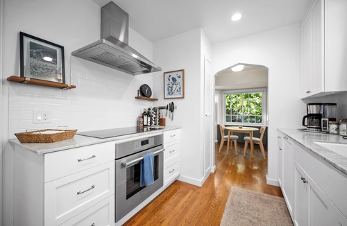 Central Sacramento House | Mid-Century Modern Bungalow Near McKinley Park!
