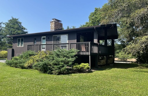Northfield House | Mid-century modern design, Light filled home, long views, peaceful getaway!