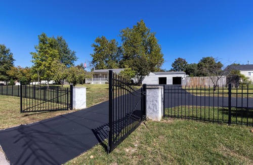 Mehlville House | Mid-Century Modern Estate in the heart of South County