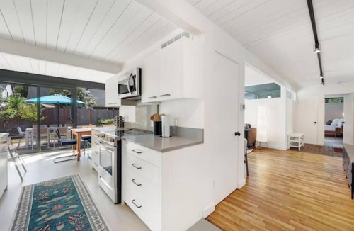 Matthews Beach House | Mid-Century Modern Retreat, Perfect for Families!