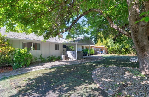 Grants Pass House | Mid Century Modern-5 min from I-5