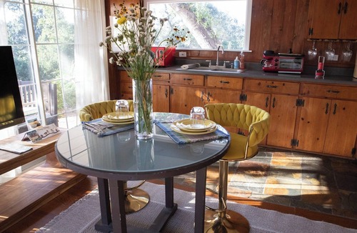 Topanga House | Mid Century Modern Bungalow just steps from Topanga State Park