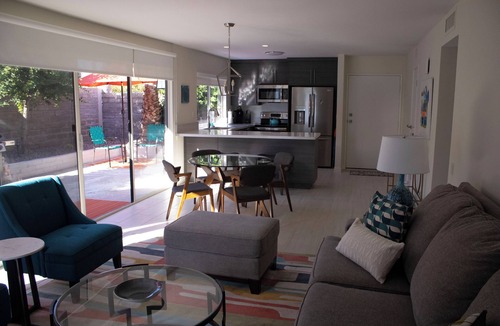 Sunrise Vista Chino Apartment | Mid-Century Modern Condo - 5 minute drive from Downtown Palm Springs