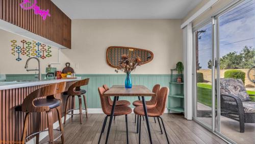 Indio Apartment | Mid-Century stay with Pool ,Golf Retreat and cool Comfort