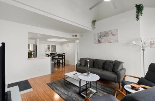 Paradise Valley Village Apartment | Mid-Century, Two-story with private Balconies & Pool view