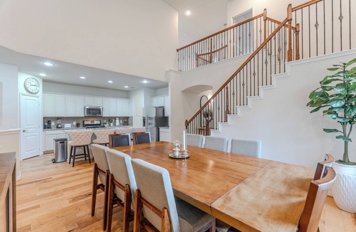 Tomball House | Mid-Forest 5BR Getaway, huge Backyard & BBQ Grill in The Woodlands, TX