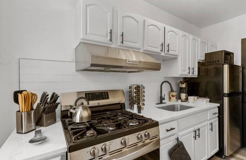 Penn-Knox Apartment | Mid/Long-Term: Spacious 2BR, 1BA Home for 6 Guests