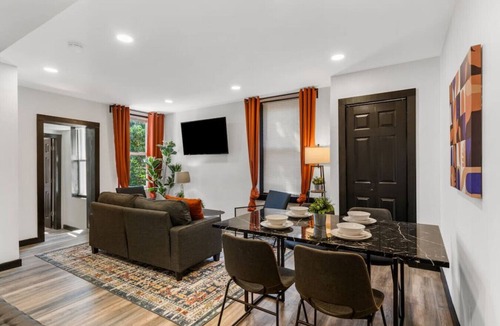 Penn-Knox Apartment | Mid/Long-Term: Spacious 2BR, 1BA Home for 6 Guests