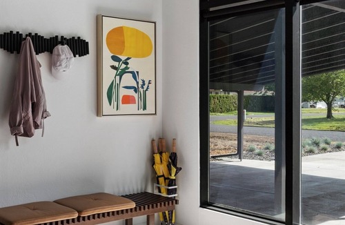 Walla Walla East House | Mid-Mod Marvy 4 Bedrooms/Sleeps 8 Relaxed & roomy