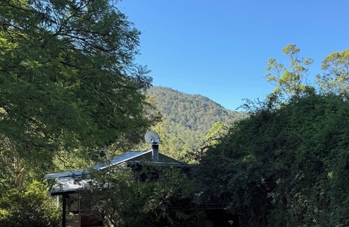 Moparrabah Cottage | Mid North Coast Macleay Valley Mountain Views - Pet Friendly Cottage