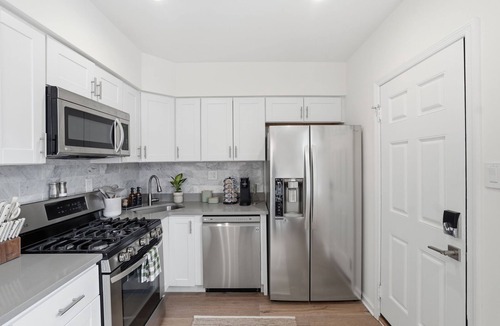 Hill East House | Mid-Term Capitol Hill home available. Interns! Nurses! Available for 31-180 days