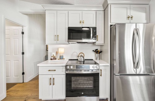 Deltona Lakes House | Mid Term Stays! Fully Remodeled luxury home in Deltona with Patio Area! New!