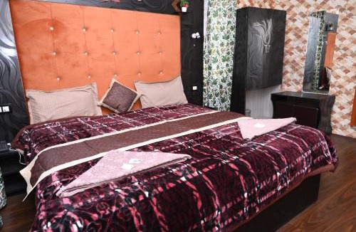 Rajbagh Hotel | Mid Valley Residency