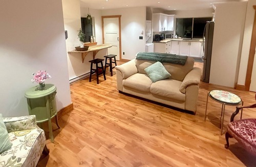 Regional District of Nanaimo Apartment | Mid Vancouver Island Getaway