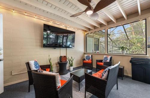 Gainesville House | Midcentury Marvel pool home near University of Florida