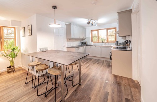 Didcot House | Middle Ashbrook - up to 6 bed - 3.5 bathrooms