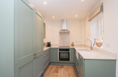 Ebbesborne Wake House | Middle Cottage
