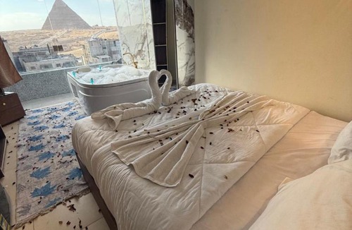 Giza Hotel | Middle east pyramids jacuzzi & spa